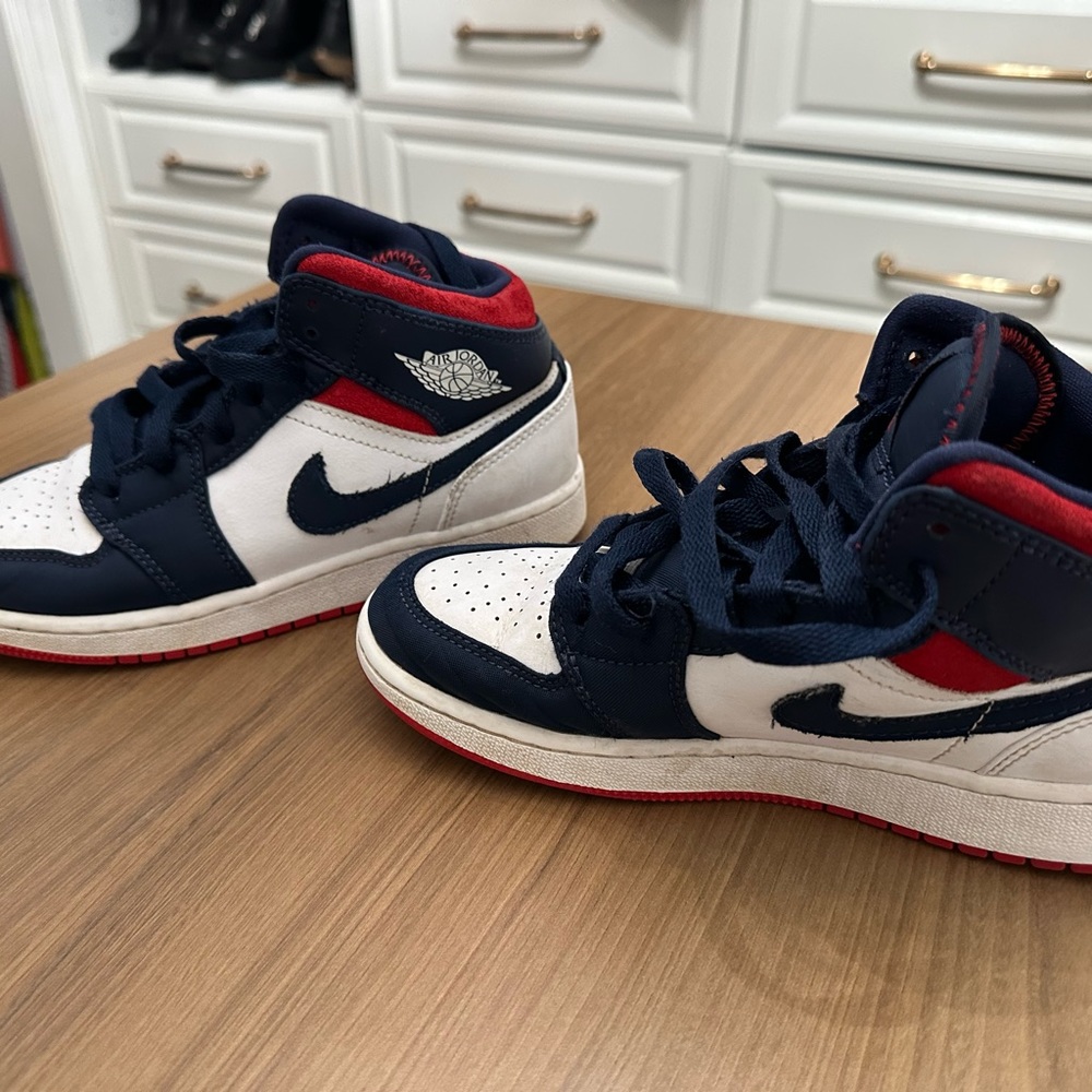 Boys Nike Jordan’s size 3.5 great condition